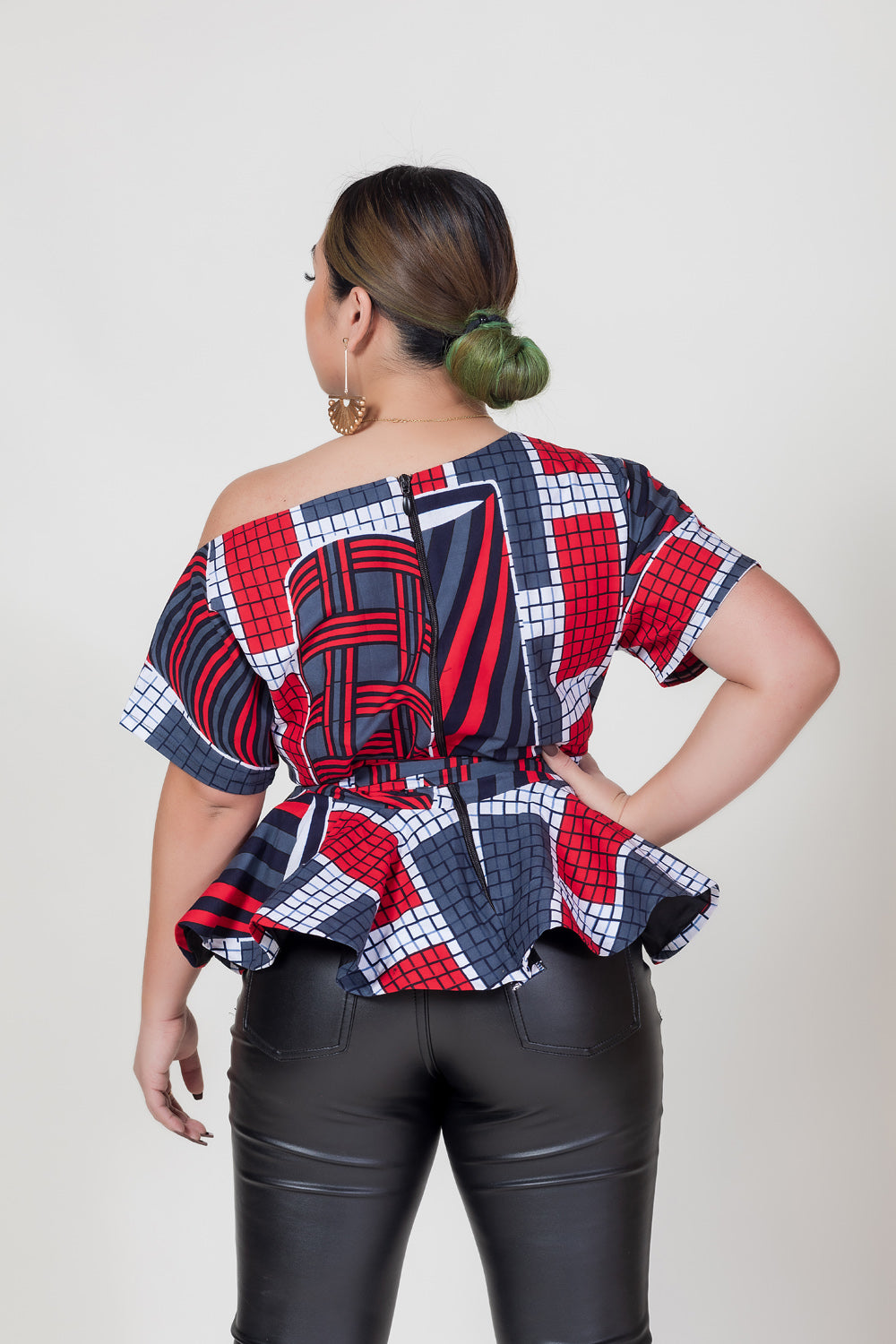 Tope Print One-Shoulder Peplum Top