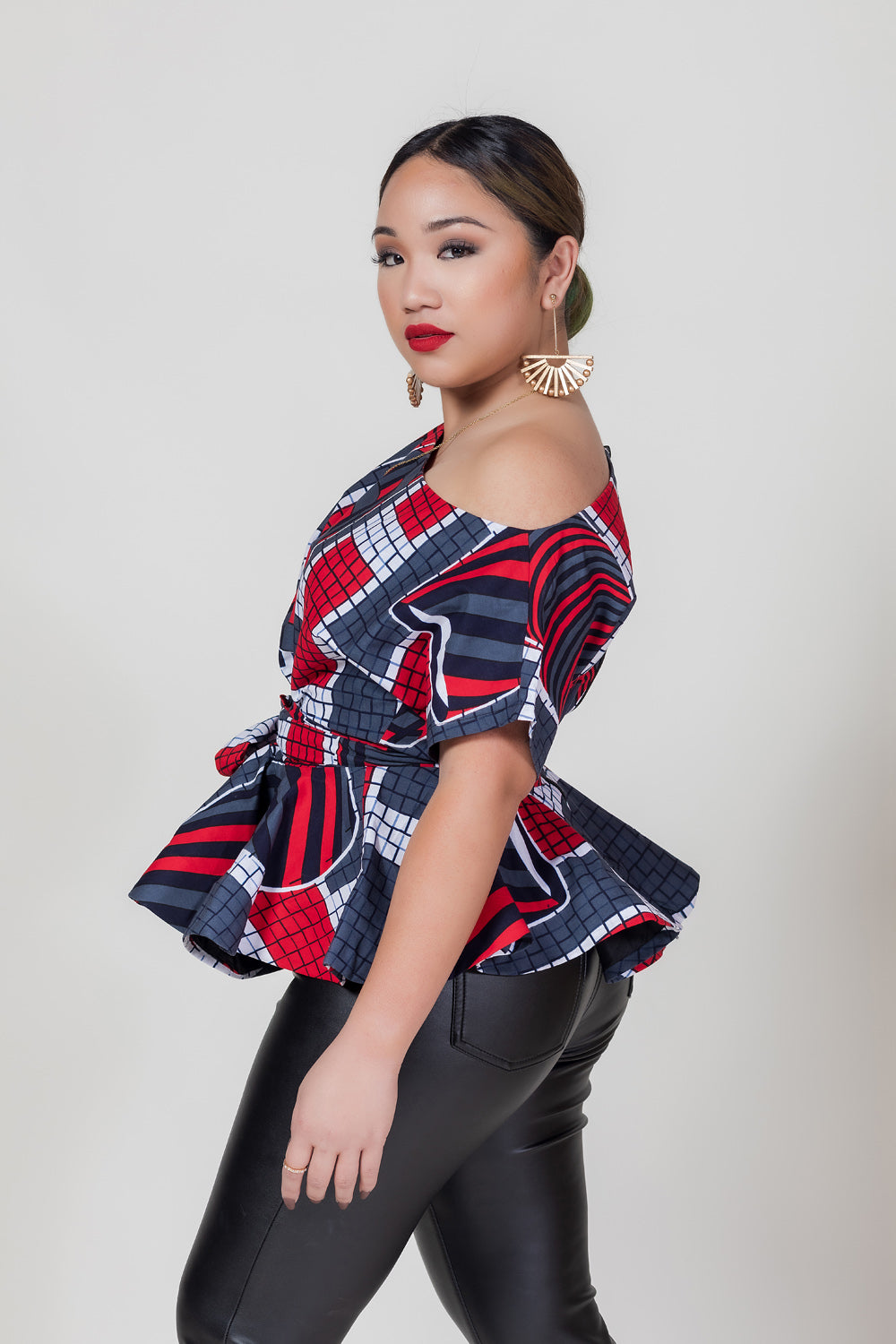 Tope Print One-Shoulder Peplum Top